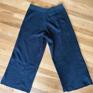 Uniqlo Navy Wide-Legged Knit Cropped Lounge Pants